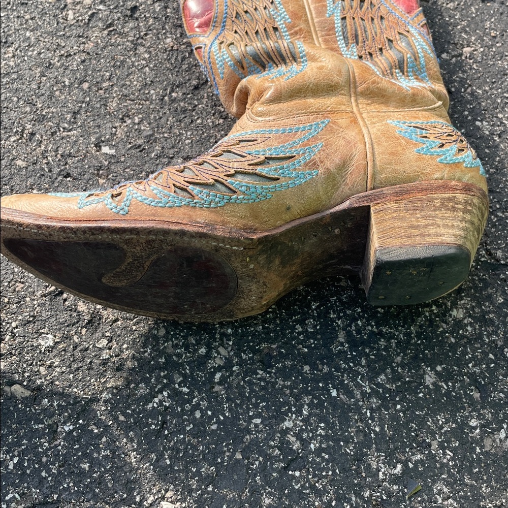 Ariat Stylish Western Boots with Red and Blue Accents - Picture 5 of 11